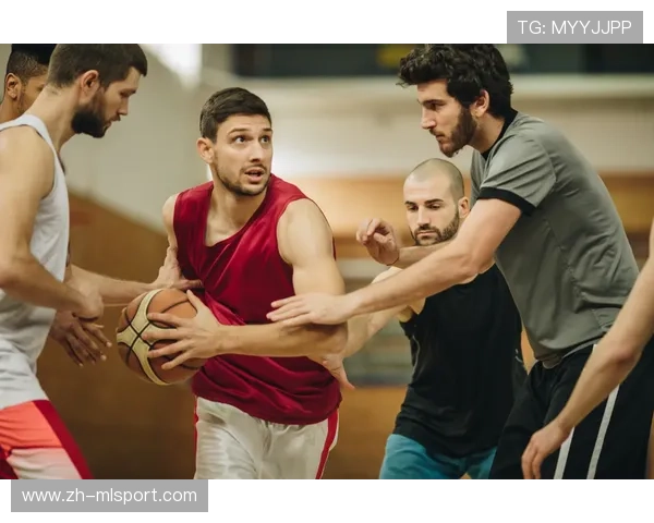 球队在防守端通过换防策略限制对手得分，篮球防守换人