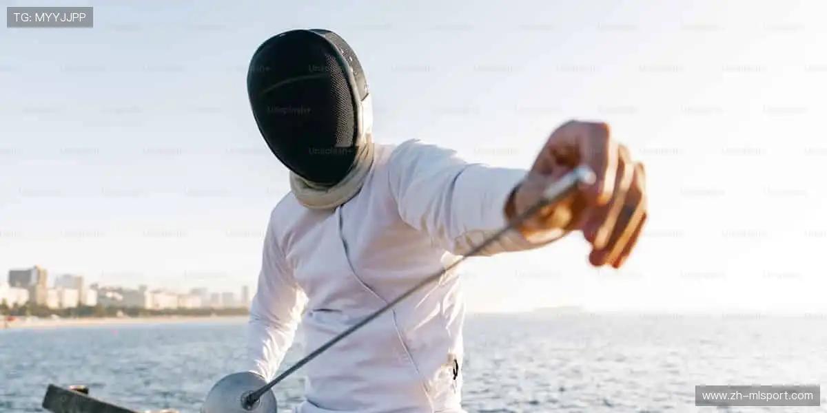 周边潮品，让热爱触手可及！🎯💥