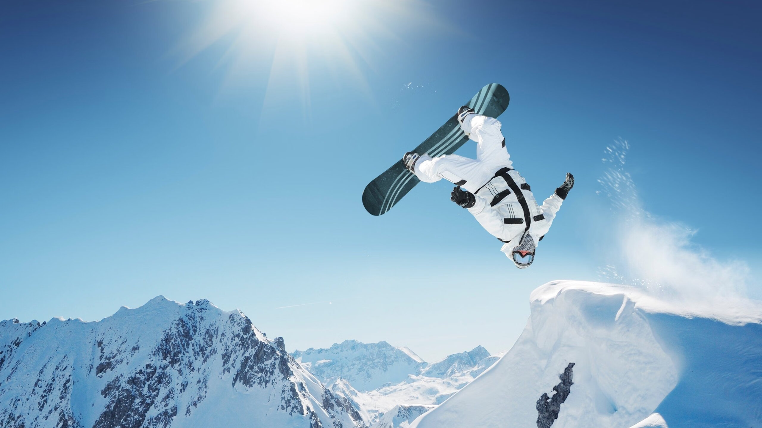 米兰体育app下载安装-《ApexLegends》极夜突袭地图全新上线,战术多样化引领战场变革